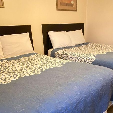 Country Place Inn And Suites White Haven Ngoại thất bức ảnh