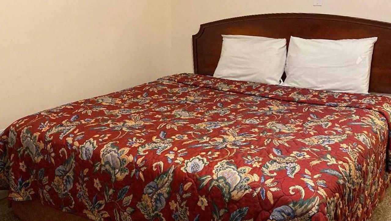 Country Place Inn And Suites White Haven Ngoại thất bức ảnh