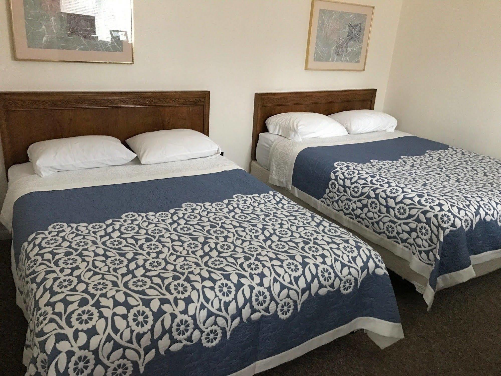 Country Place Inn And Suites White Haven Ngoại thất bức ảnh